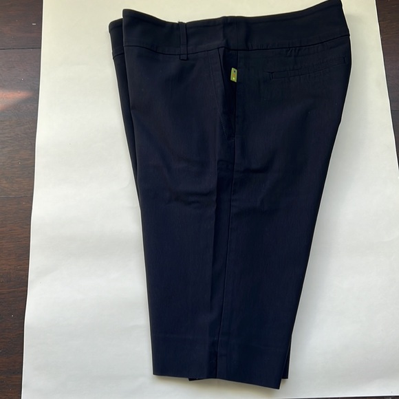 Swing control women’s golf shorts SZ 14 made in Canada - Picture 4 of 8